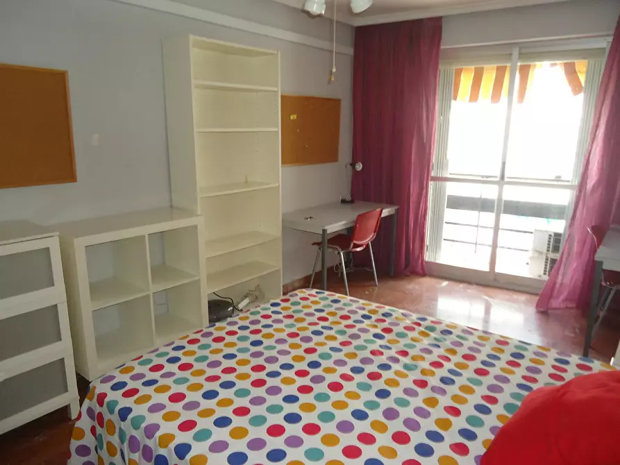 Immagine 3 di Camera in affitto  in Calle de Damasco a Cordoba