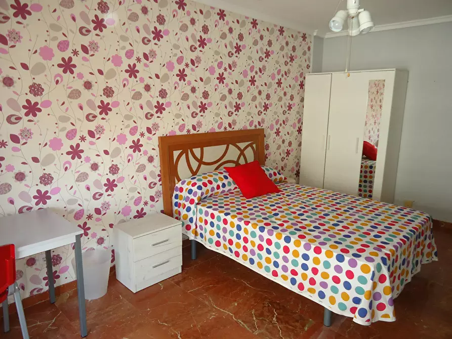 Immagine 4 di Camera in affitto  in Calle de Damasco a Cordoba