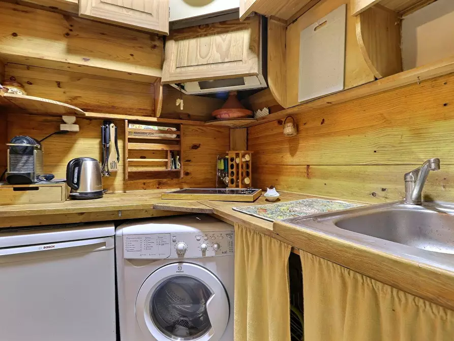 Immagine 6 di Appartamento in affitto  in Rue de Charenton a Paris