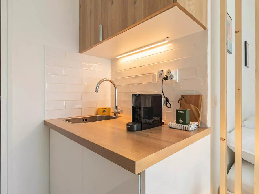 Immagine 3 di Appartamento in affitto  in Rue Doudeauville a Paris 18