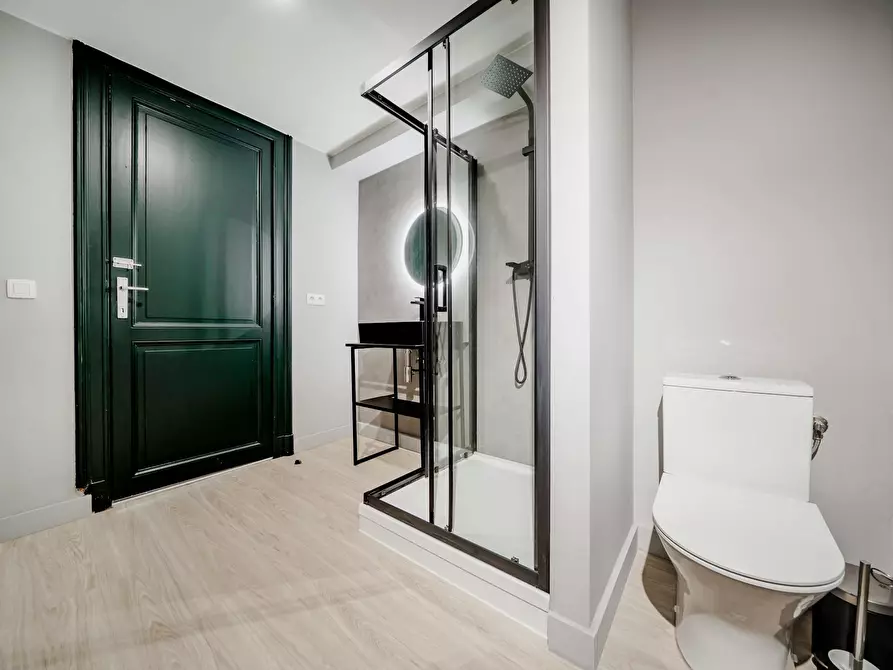 Immagine 3 di Camera in affitto  in Boulevard Alfred de Fontaine a Charleroi