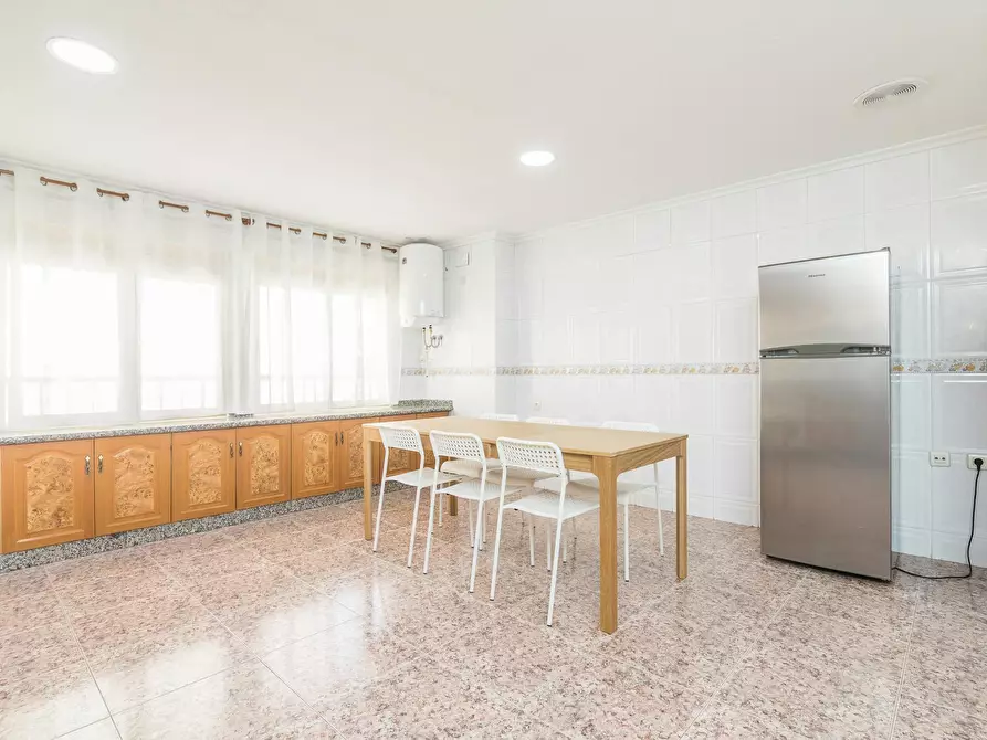 Immagine 5 di Camera in affitto  in Carrer Mario Pastor Sempere a Elx/Elche