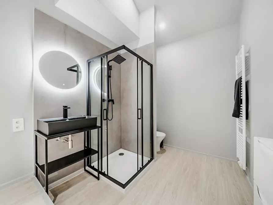 Immagine 3 di Camera in affitto  in Boulevard Alfred de Fontaine a Charleroi