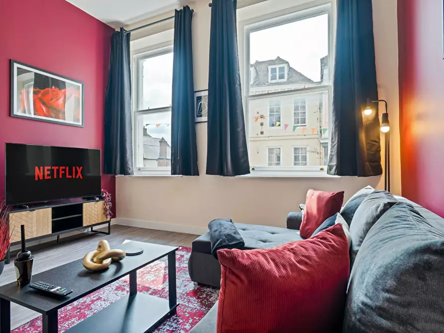 Immagine 1 di Appartamento in affitto  in High Street a Canterbury