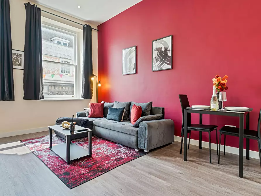 Immagine 2 di Appartamento in affitto  in High Street a Canterbury