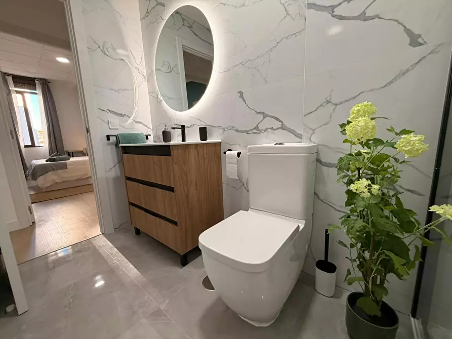 Immagine 6 di Camera in affitto  in Gran Vía a Madrid