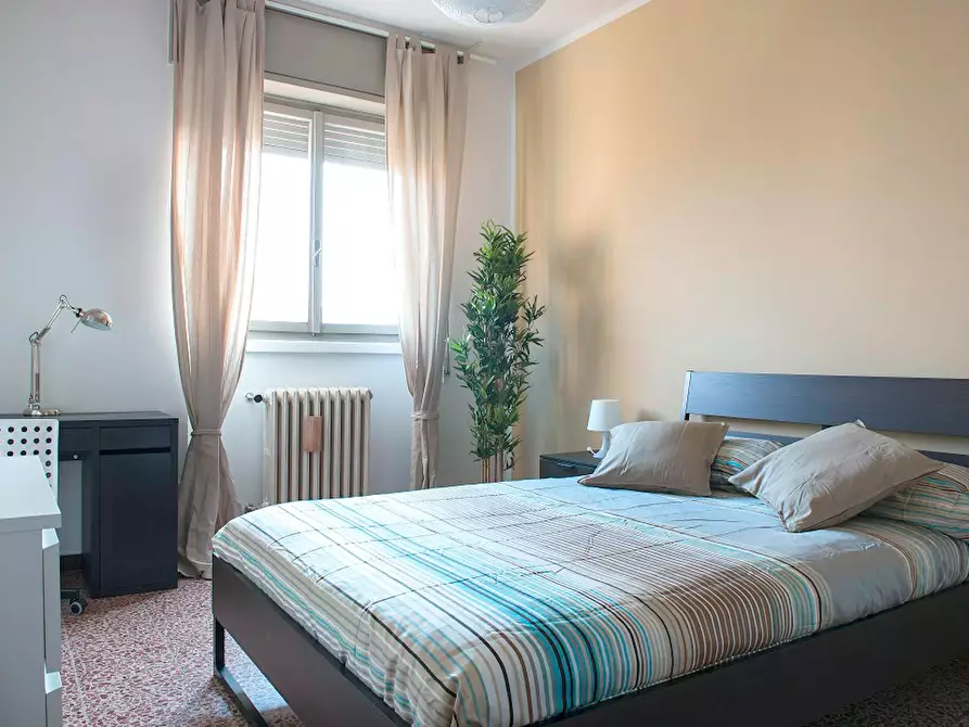 Immagine 1 di Camera in affitto  in Via Federico Engels a Milano