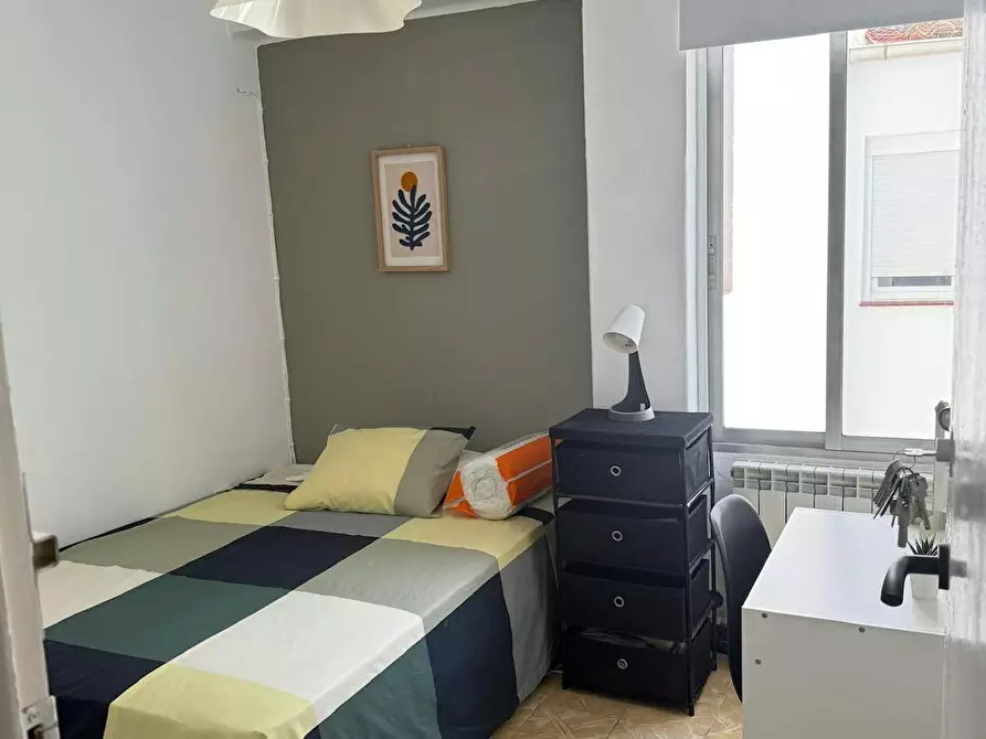 Immagine 2 di Camera in affitto  in Calle de Antonio Cánovas a Zaragoza