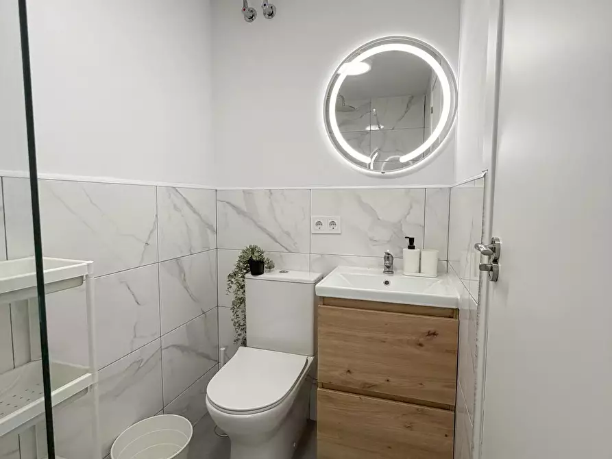 Immagine 8 di Camera in affitto  in Carrer de Guillem Sorolla a Valencia