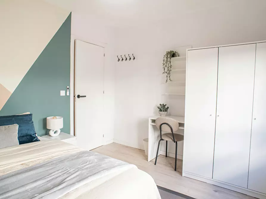 Immagine 1 di Camera in affitto  in Carrer de Guillem Sorolla a Valencia