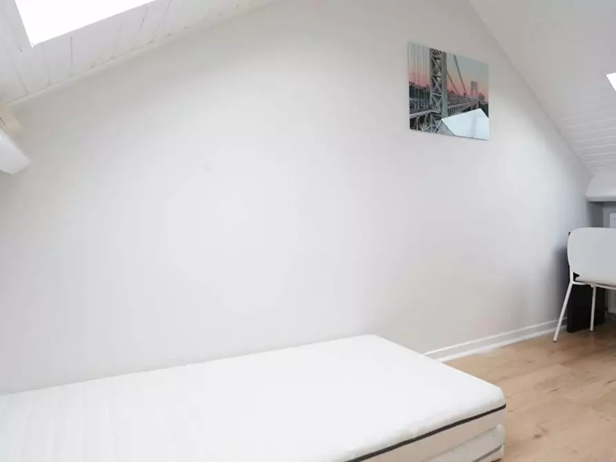 Immagine 3 di Camera in affitto  in Rue Souveraine a Ixelles