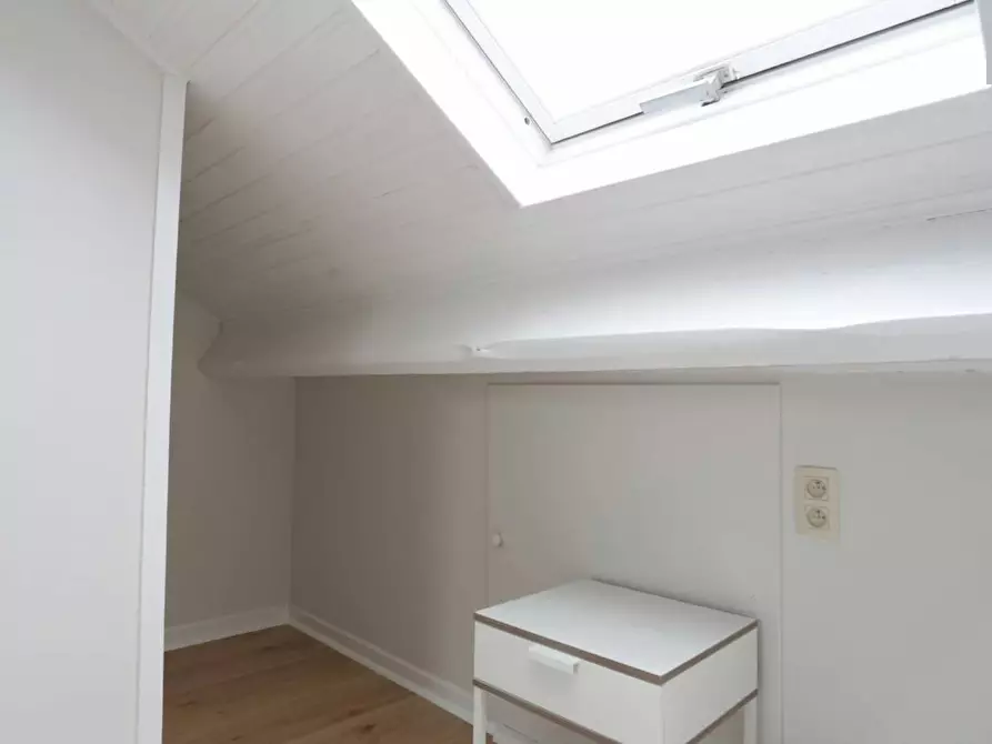 Immagine 4 di Camera in affitto  in Rue Souveraine a Ixelles