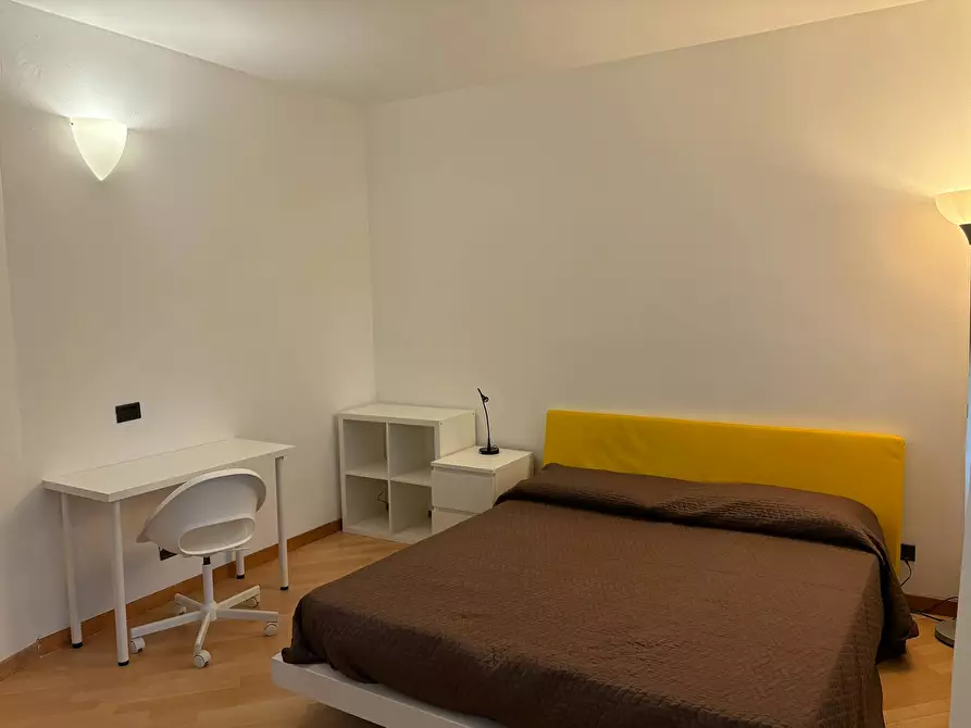 Immagine 2 di Camera in affitto  in Via Cassano d'Adda a Milano