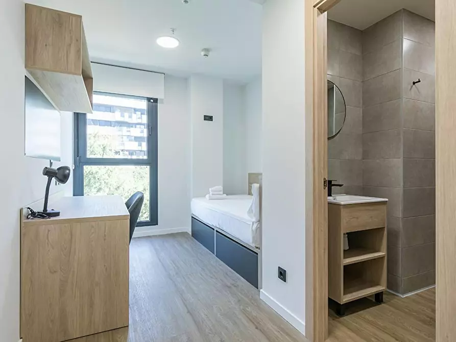 Immagine 5 di Camera in affitto  in Calle de Manuel Tovar a Madrid