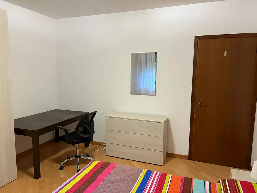 Immagine 2 di Camera in affitto  in Via Cassano Dadda a Milano