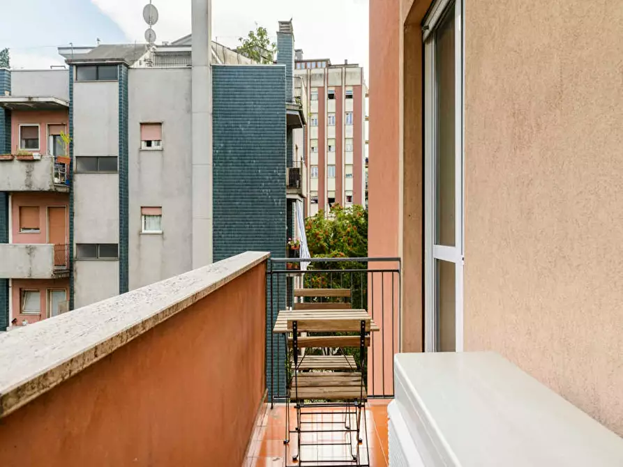 Immagine 8 di Camera in affitto  in Via Francesco Cavezzali a Milano