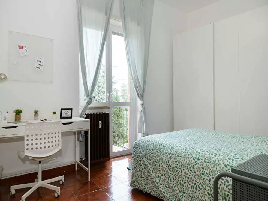 Immagine 5 di Camera in affitto  in Via Francesco Cavezzali a Milano