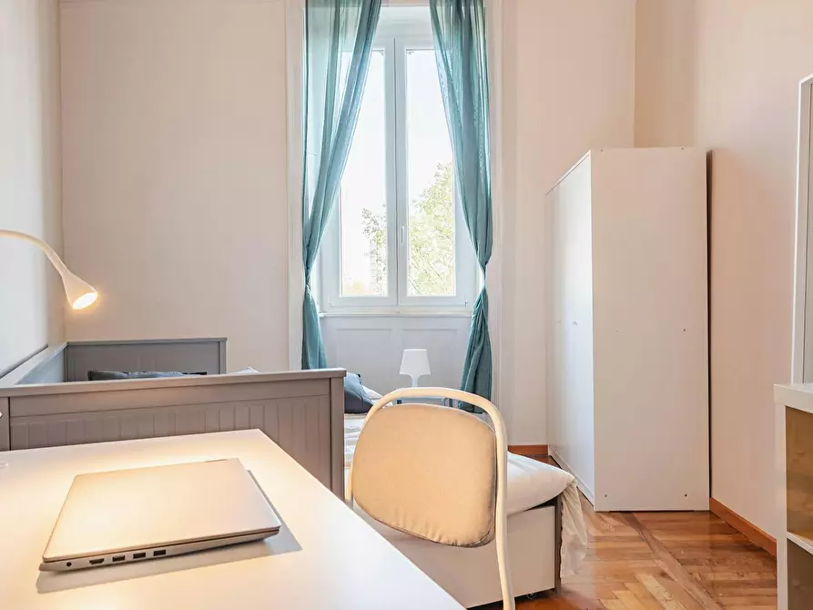 Immagine 1 di Camera in affitto  in Corso Ventidue Marzo a Milano