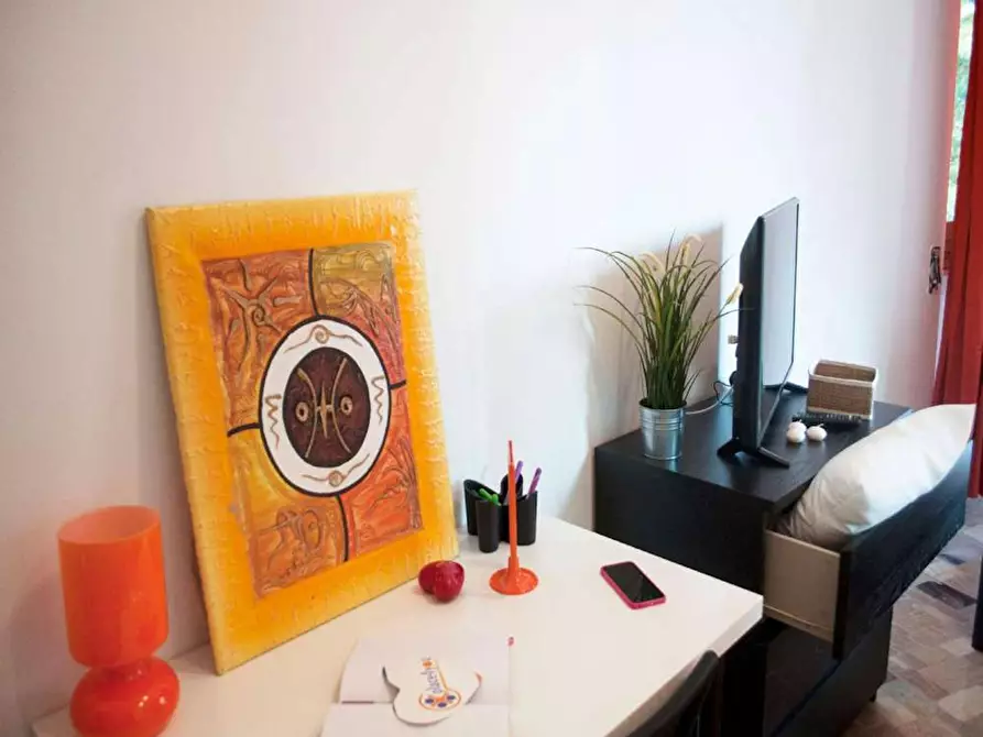 Immagine 5 di Camera in affitto  in Via Edoardo Bassini a Milano