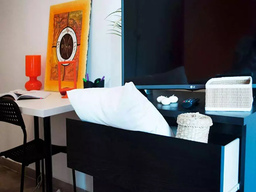 Immagine 10 di Camera in affitto  in Via Edoardo Bassini a Milano