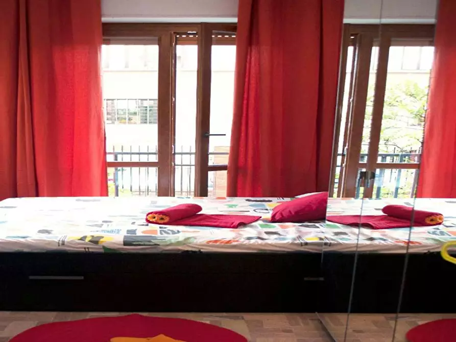Immagine 9 di Camera in affitto  in Via Edoardo Bassini a Milano