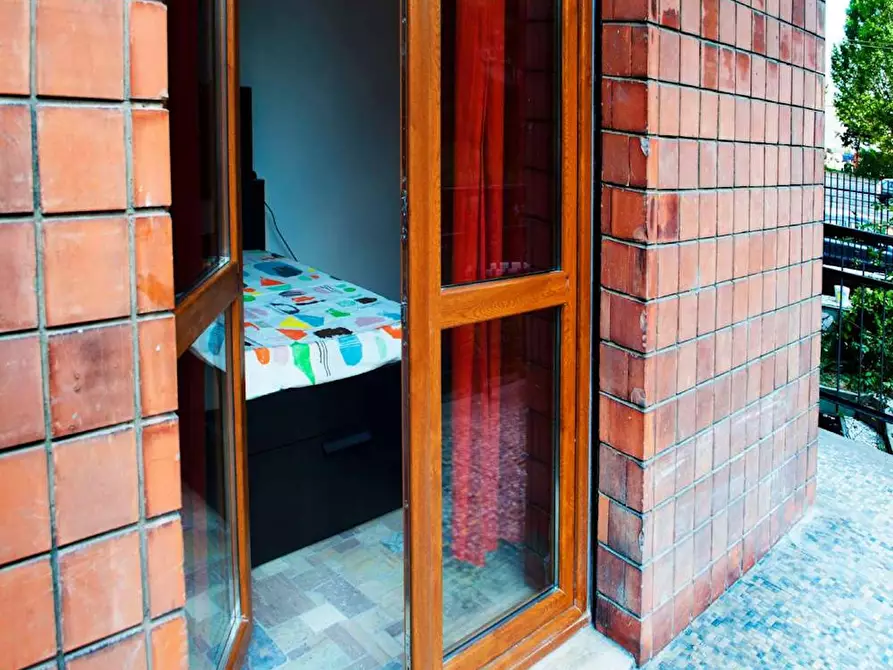 Immagine 8 di Camera in affitto  in Via Edoardo Bassini a Milano