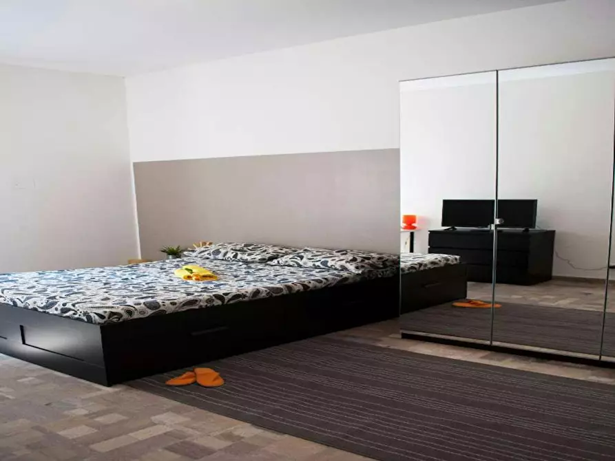 Immagine 1 di Camera in affitto  in Via Edoardo Bassini a Milano