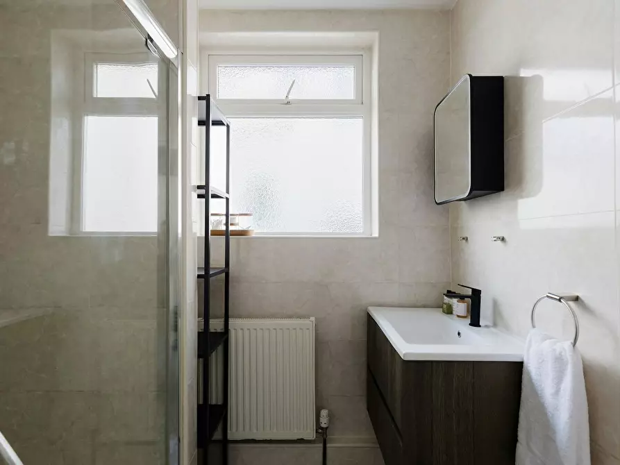 Immagine 5 di Appartamento in affitto  in Rodborough Road a Barnet