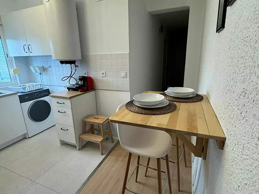 Immagine 9 di Camera condivisa in affitto  in Carrer de Velázquez a Valencia