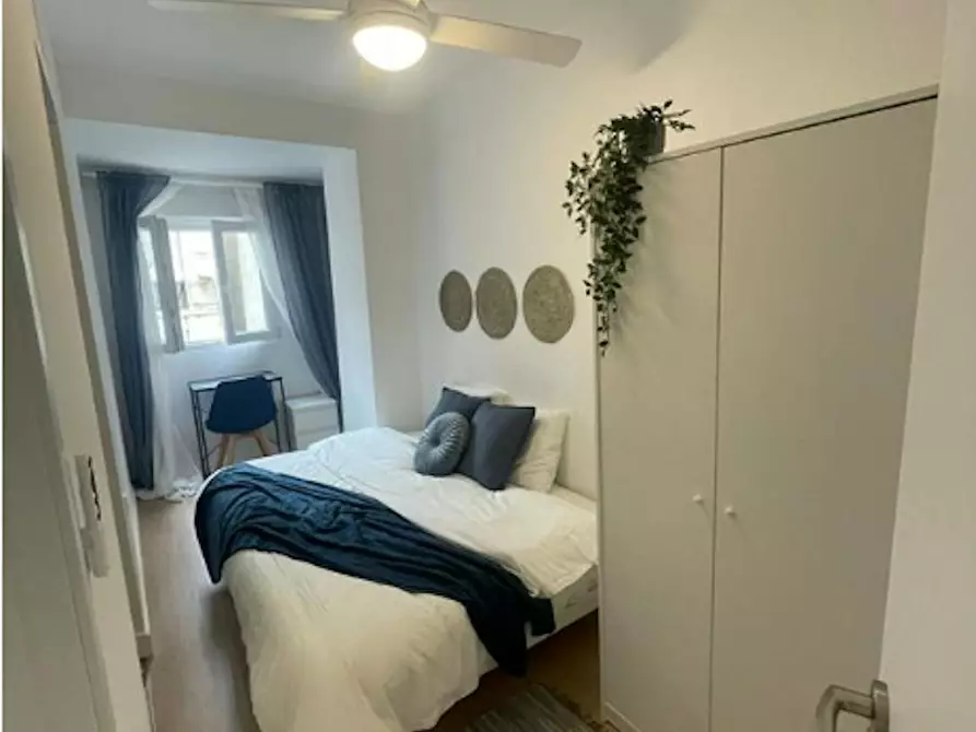 Immagine 1 di Camera condivisa in affitto  in Carrer de Velázquez a Valencia