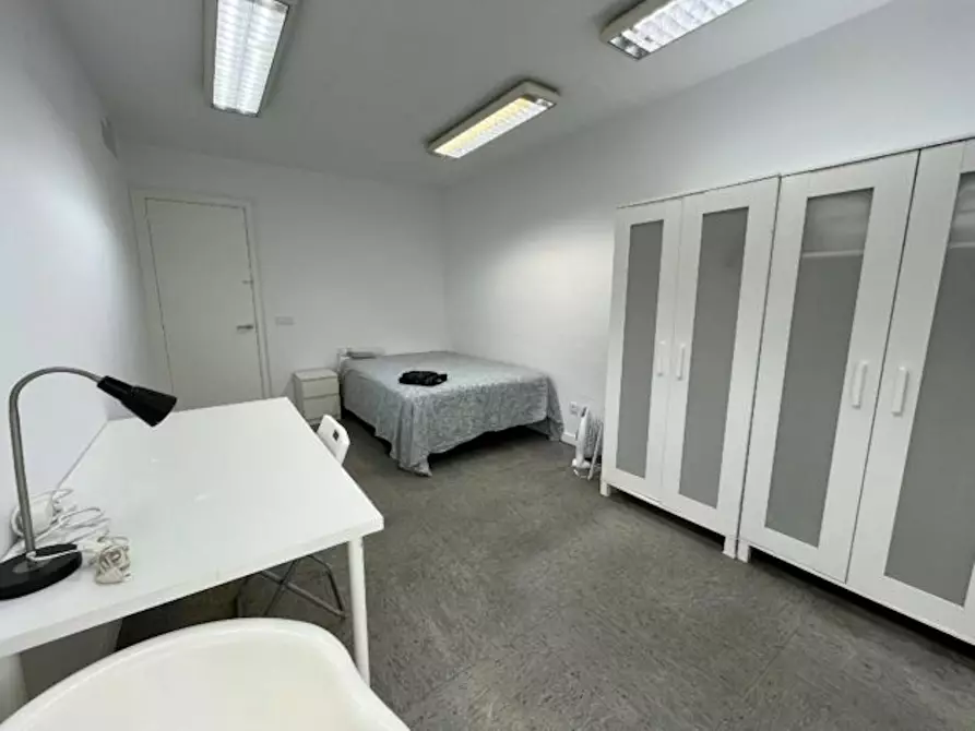 Immagine 4 di Camera in affitto  in Passeig de Sant Joan a Barcelona