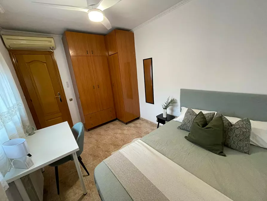 Immagine 1 di Camera in affitto  in Carrer d'Andorra a Hospitalet De Llobregat, L'