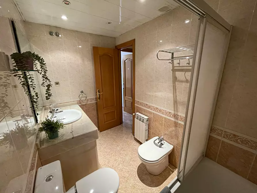 Immagine 10 di Camera in affitto  in Carrer d'Andorra a Hospitalet De Llobregat, L'