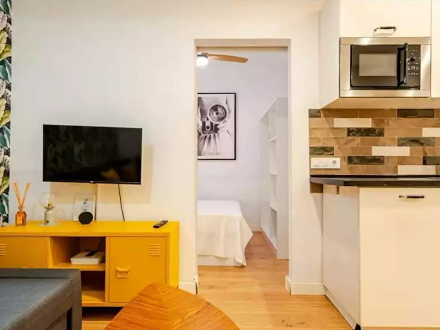 Immagine 2 di Appartamento in affitto  in Calle del Salitre a Madrid