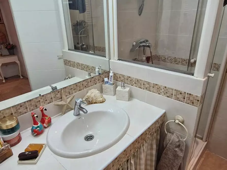 Immagine 6 di Camera in affitto  in Calle de Puenteareas a Madrid