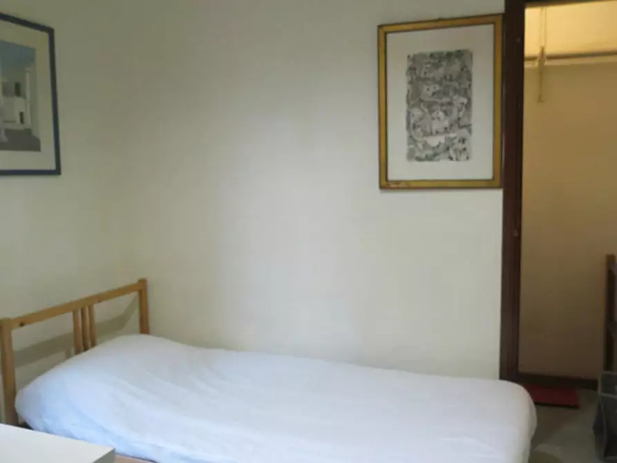 Immagine 2 di Camera in affitto  in Via San Giuseppe Benedetto Cottolengo a Pisa