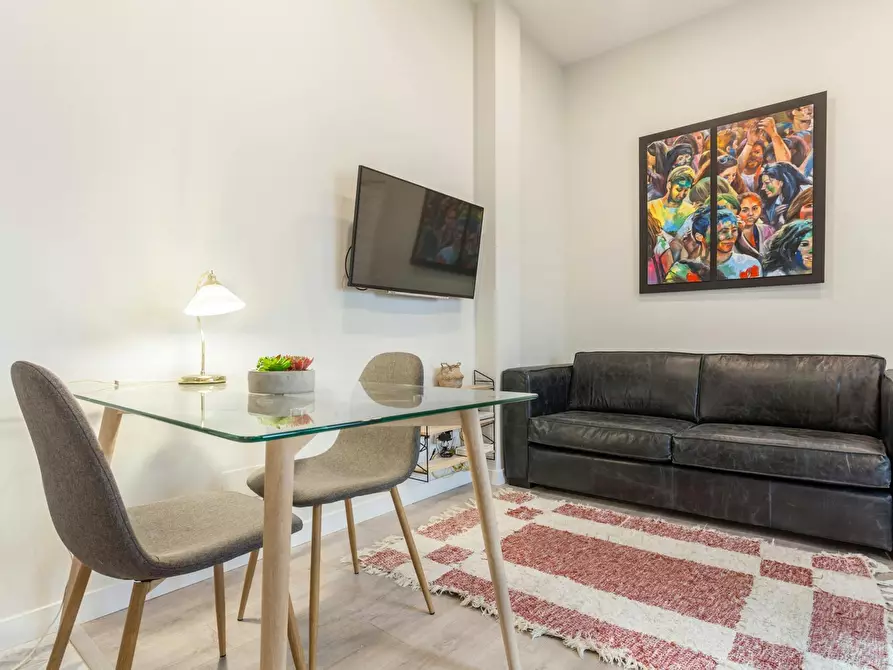 Immagine 3 di Appartamento in affitto  in Calle de la Reina a Madrid