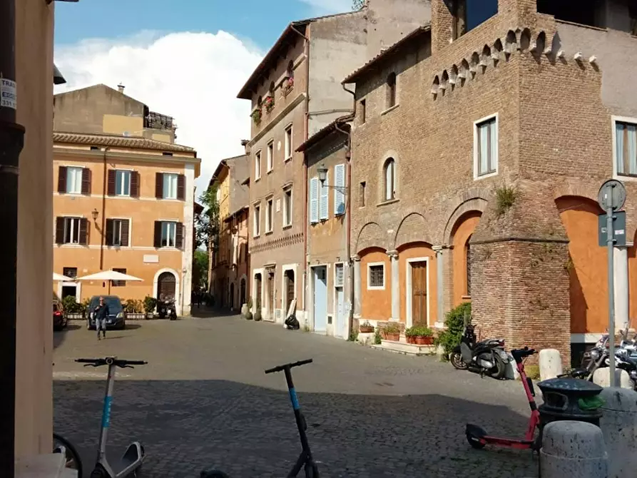 Immagine 6 di Appartamento in affitto  in Via Santa Cecilia a Roma