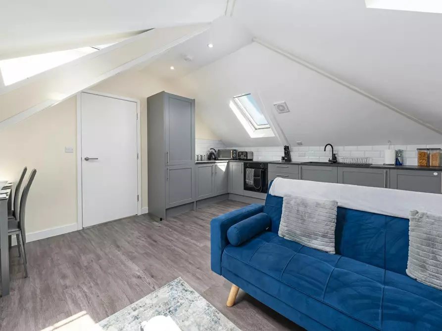 Immagine 3 di Appartamento in affitto  in High Street a Canterbury