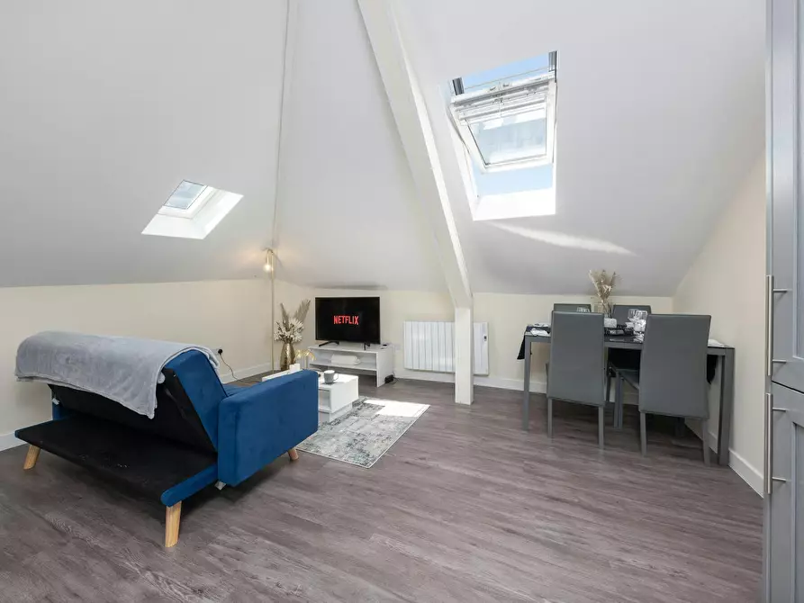 Immagine 1 di Appartamento in affitto  in High Street a Canterbury