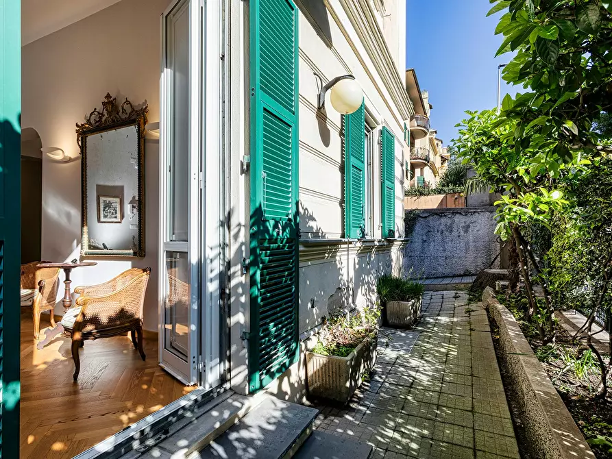 Immagine 5 di Appartamento in affitto  in Via Flora a Genova