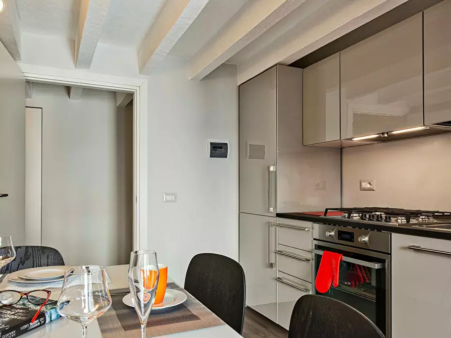 Immagine 10 di Appartamento in affitto  in Via Roma a Genova