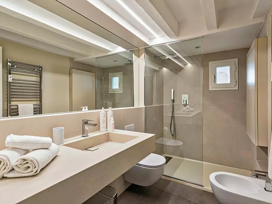 Immagine 5 di Appartamento in affitto  in Via Roma a Genova