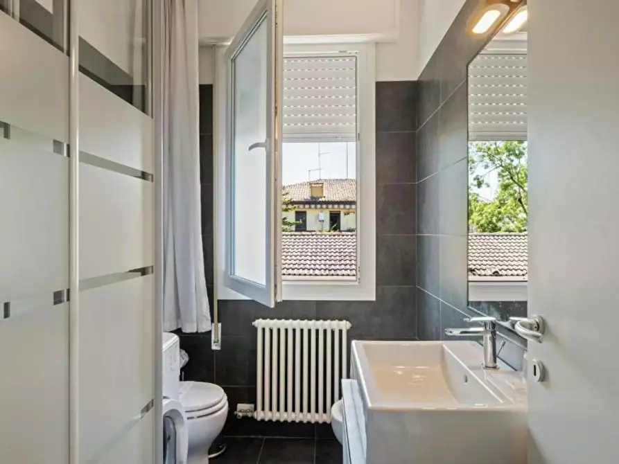 Immagine 10 di Appartamento in affitto  in Via Monte Solarolo a Padova