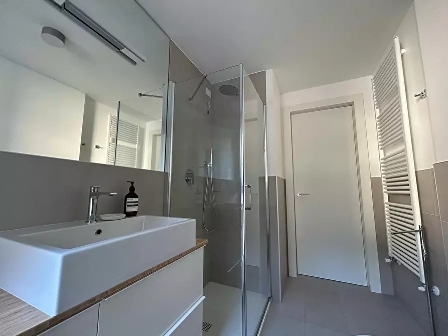 Immagine 7 di Camera in affitto  in Via Corrado e Giulio Venini a Como