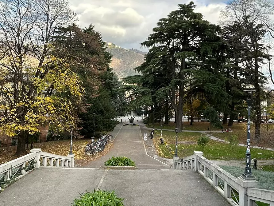 Immagine 1 di Camera in affitto  in Via Corrado e Giulio Venini a Como