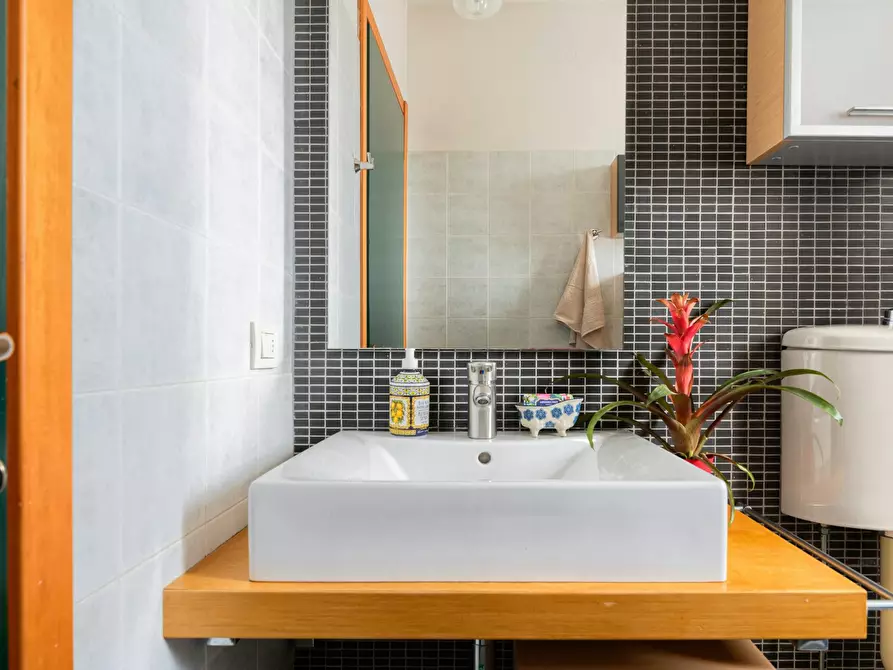 Immagine 7 di Appartamento in affitto  in Via Ippolito Rosellini a Firenze