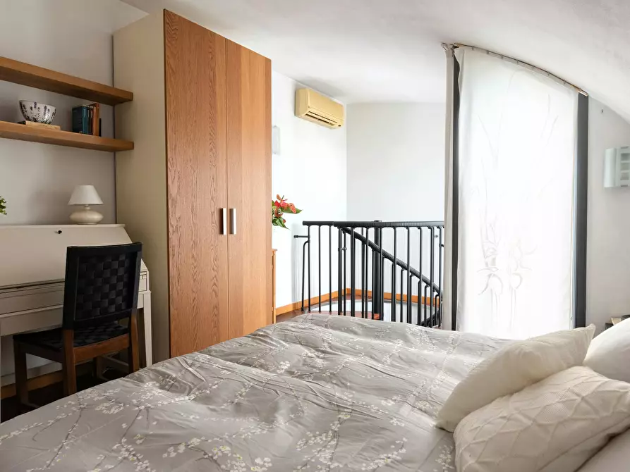 Immagine 9 di Appartamento in affitto  in Via Ippolito Rosellini a Firenze