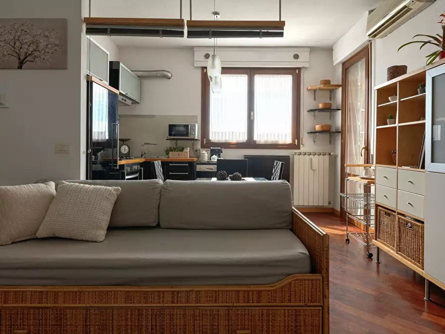 Immagine 1 di Appartamento in affitto  in Via Ippolito Rosellini a Firenze