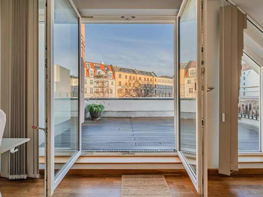 Immagine 4 di Casa indipendente in affitto  in Auguststraße a Berlin